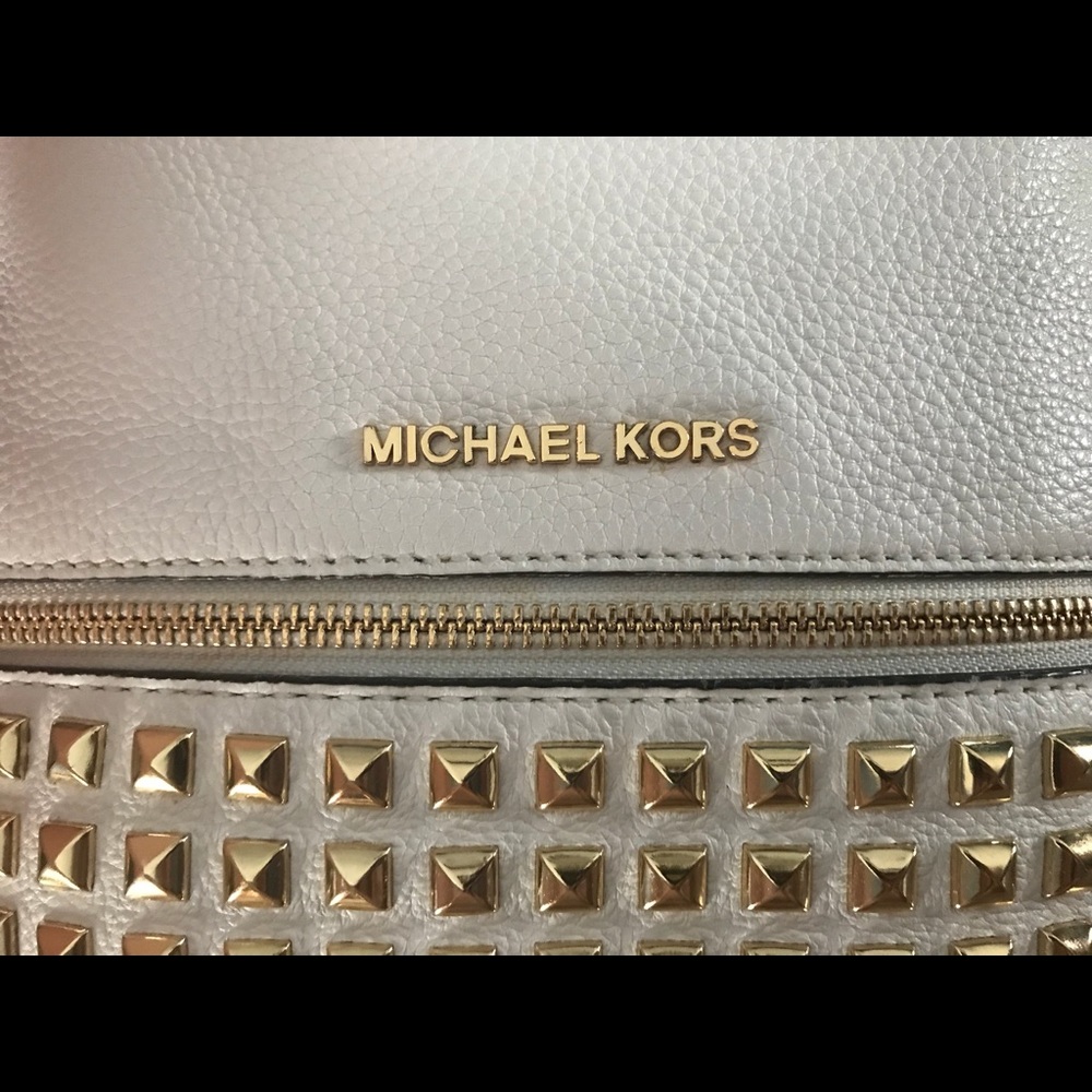 (Sold) Michael Kors White medium rhea - Picture 7 of 8